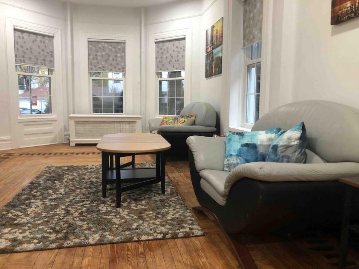 Gorgeous Victorian House!! Entire Suite In Sam'S Home นิวยอร์ก ภายนอก รูปภาพ
