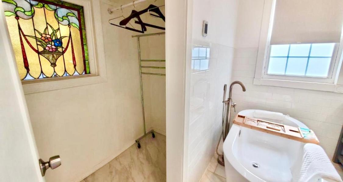 Gorgeous Victorian House!! Entire Suite In Sam'S Home นิวยอร์ก ภายนอก รูปภาพ